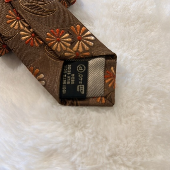 Ermenegildo Zegna Silk Embroidered Floral Tie - Picture 4 of 7